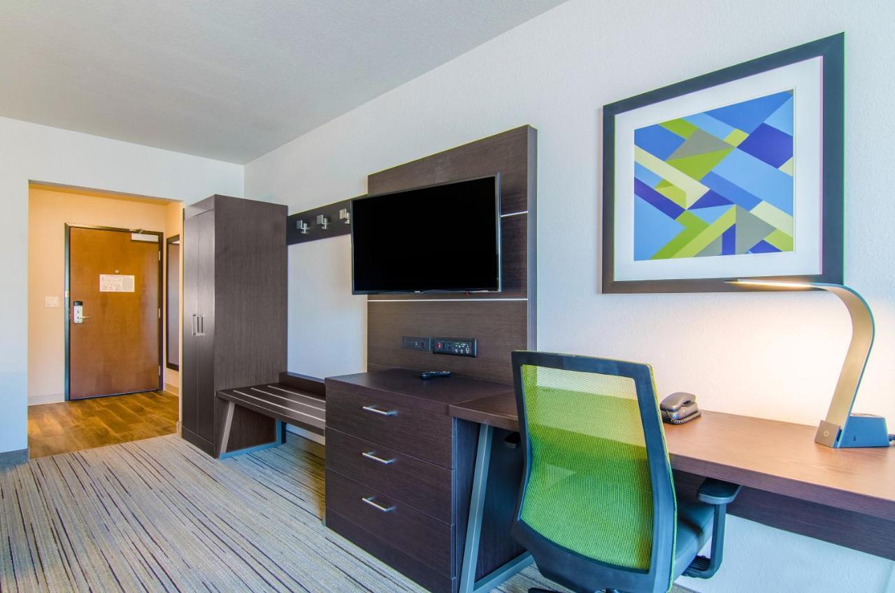 Holiday Inn Express & Suites - Atchison By Ihg Dış mekan fotoğraf