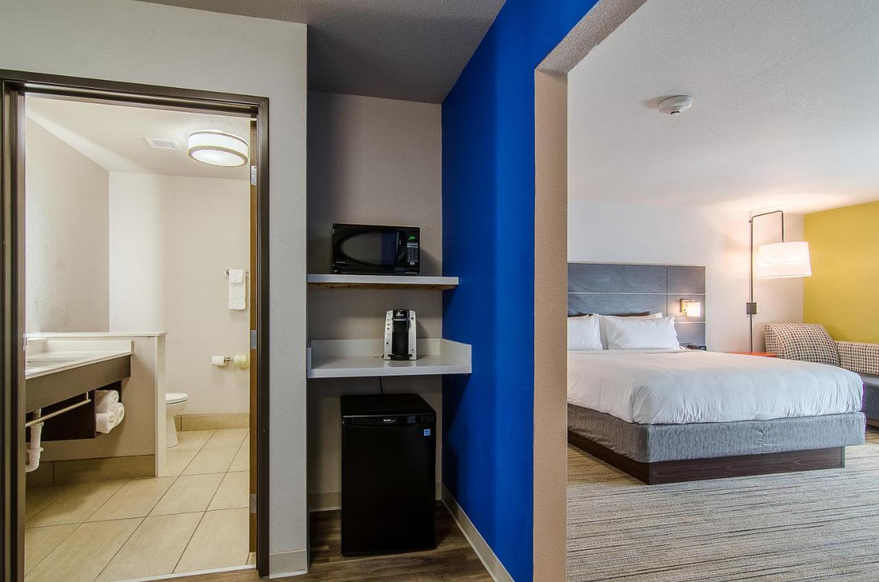 Holiday Inn Express & Suites - Atchison By Ihg Dış mekan fotoğraf