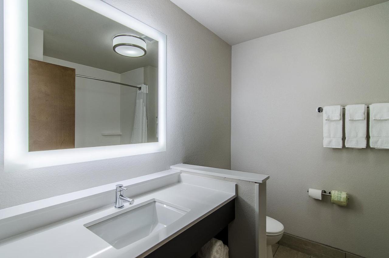 Holiday Inn Express & Suites - Atchison By Ihg Dış mekan fotoğraf