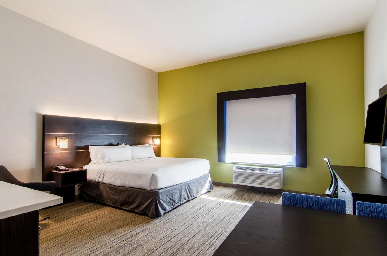 Holiday Inn Express & Suites - Atchison By Ihg Dış mekan fotoğraf