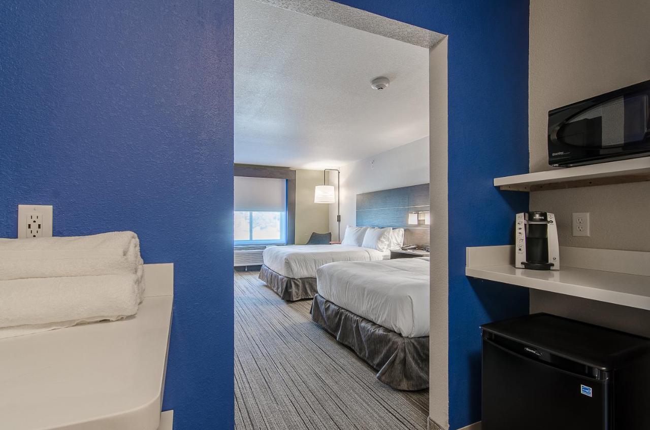 Holiday Inn Express & Suites - Atchison By Ihg Dış mekan fotoğraf