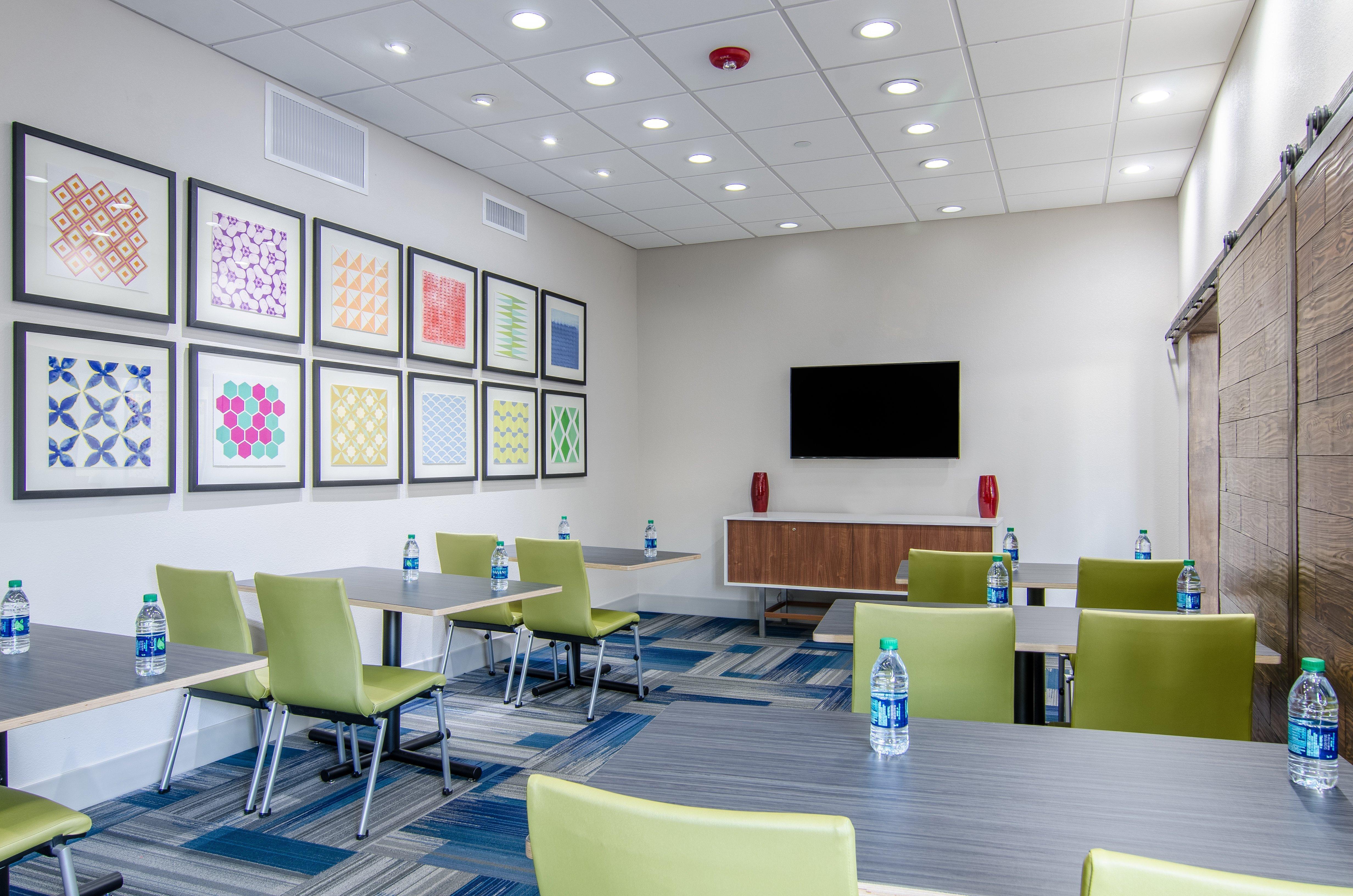 Holiday Inn Express & Suites - Atchison By Ihg Dış mekan fotoğraf