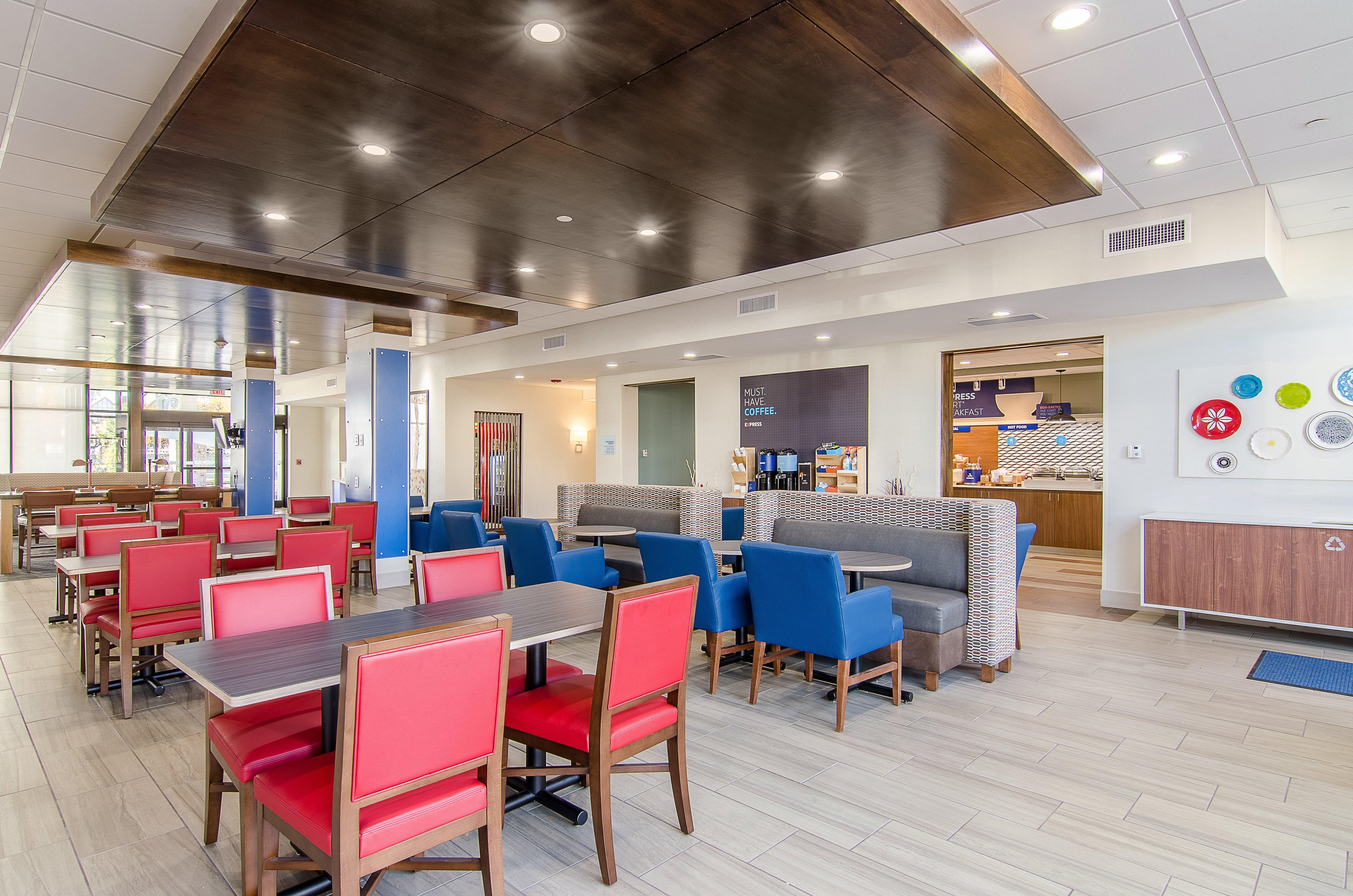 Holiday Inn Express & Suites - Atchison By Ihg Dış mekan fotoğraf