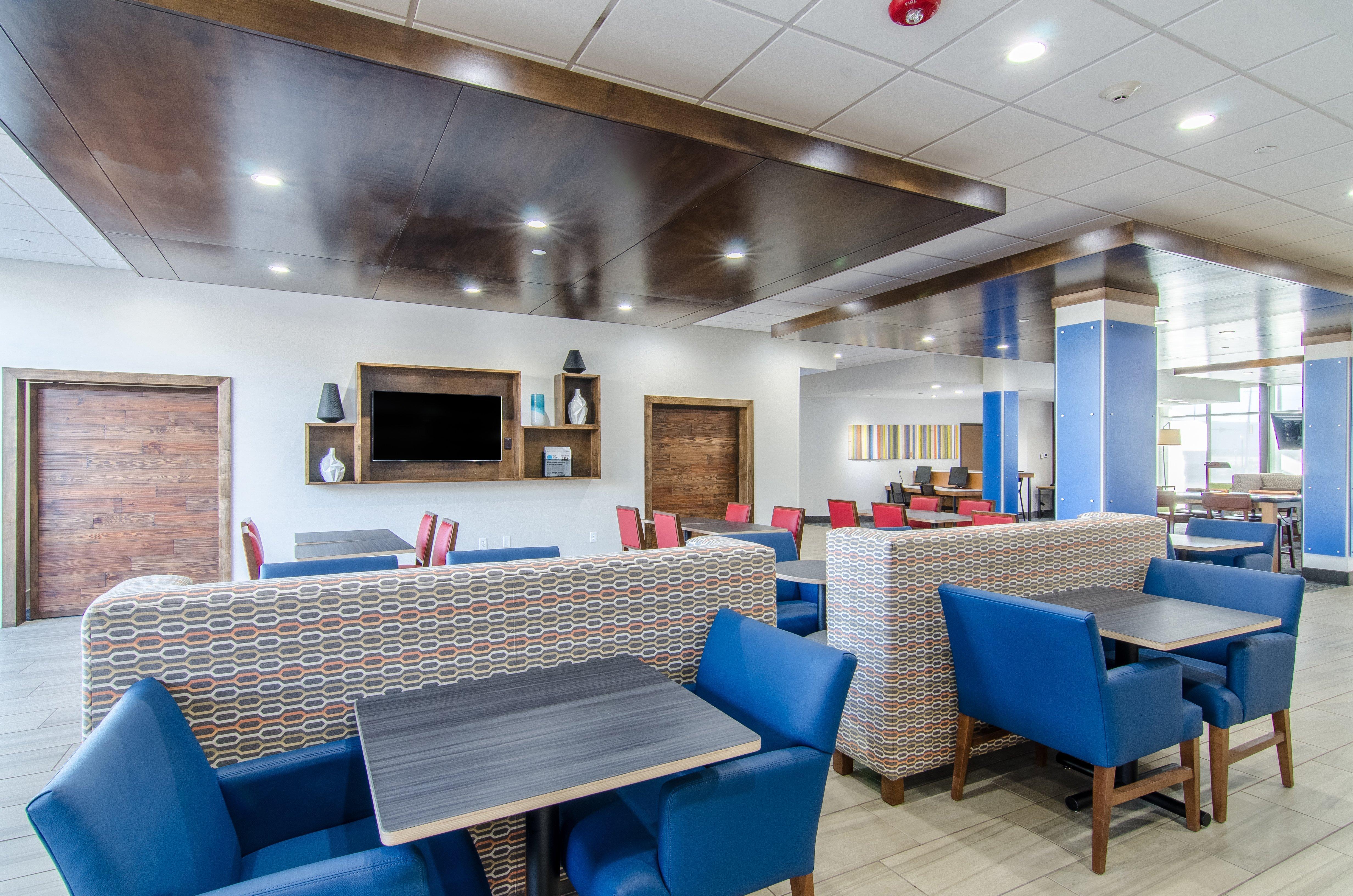 Holiday Inn Express & Suites - Atchison By Ihg Dış mekan fotoğraf
