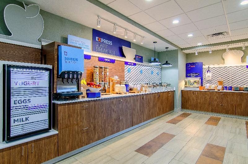 Holiday Inn Express & Suites - Atchison By Ihg Dış mekan fotoğraf